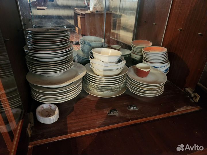 Фарфоровые тарелки