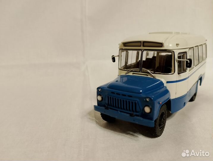 Модели автобусов 1:43