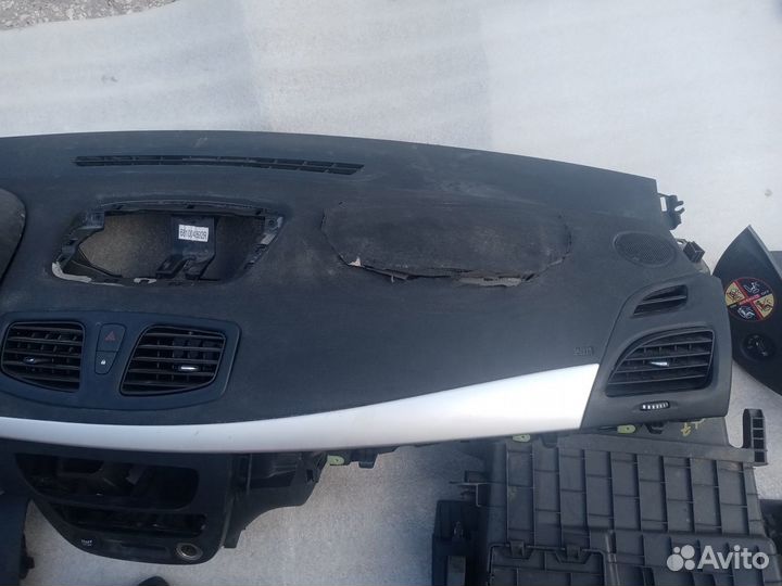 Безопасность сработавшая Renault Fluence 2013