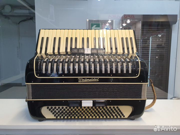 Аккордеон Weltmeister с дефектом