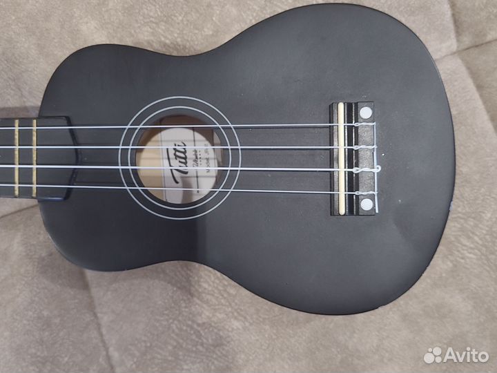 Гитара укулеле