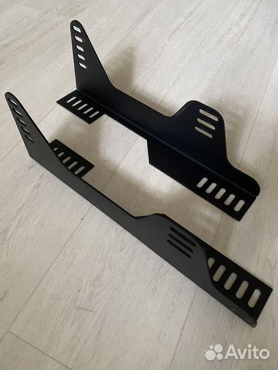 Кронштейны крепления спортивного сиденья