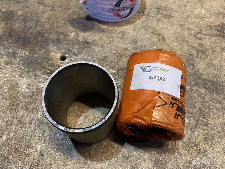 Втулка 1J-2192