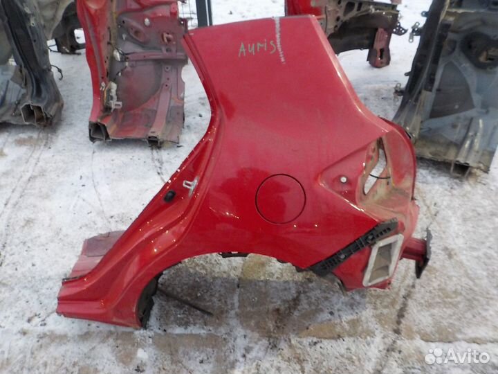 Крыло заднее левое Toyota Auris