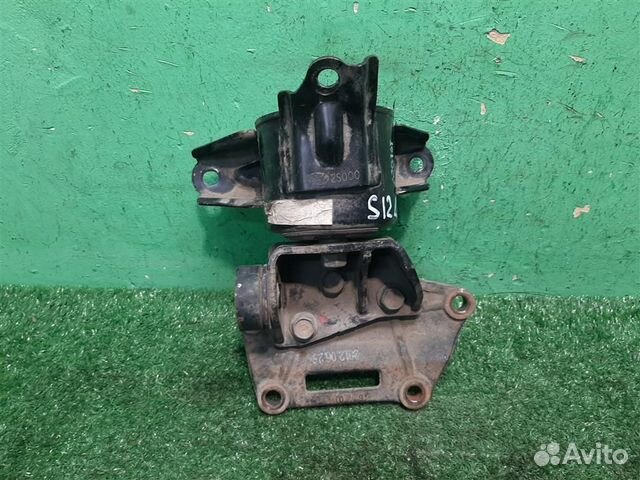 Опора (подушка) двигателя левая KIA Sportage 3 (S