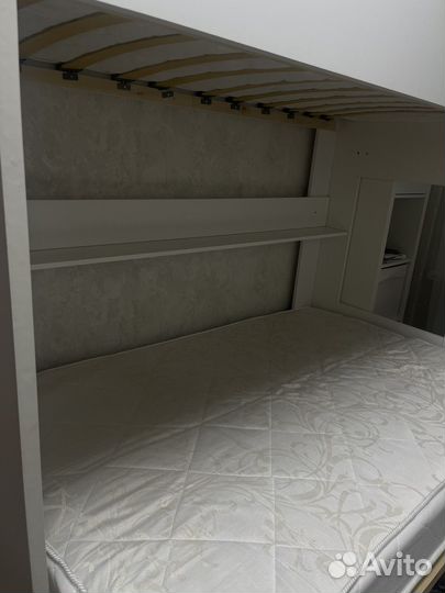 Двухъярусная кровать с диваном