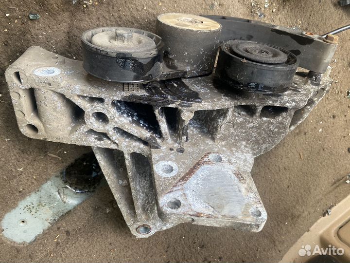 Кронштейн генератора fiat albea