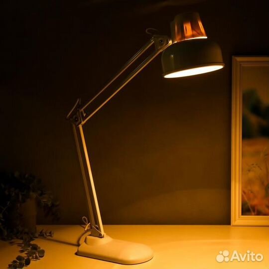 Светильник настольный с основанием 'Бета +' (Е27