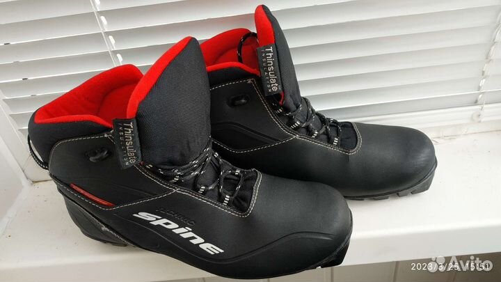 Лыжные ботинки