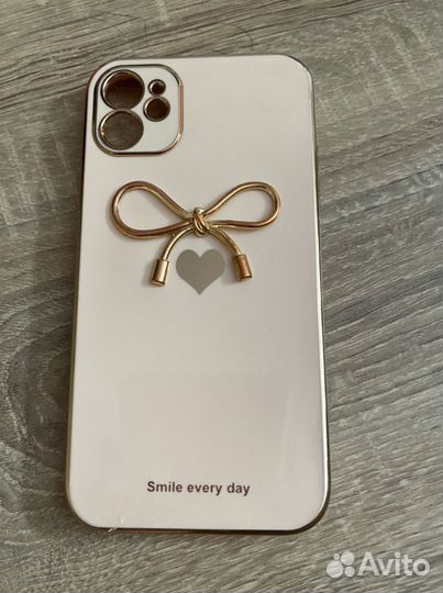 Чехол на айфон 11.в отличном состоянии,красивый