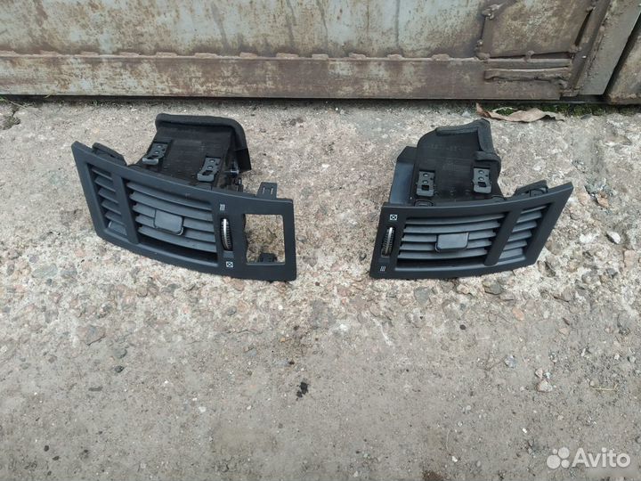 Дефлектор воздушный правый Infiniti FX S50 03-07