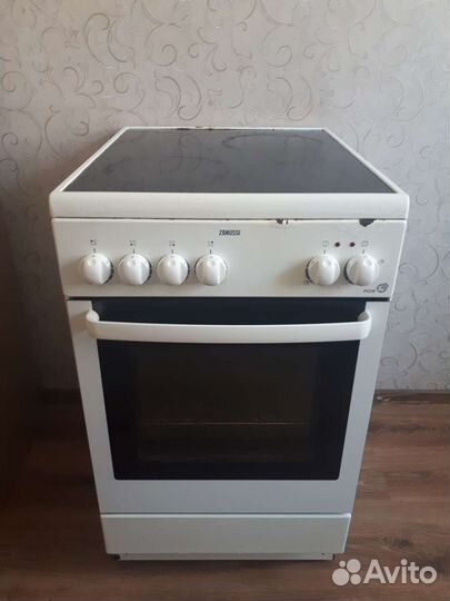 Плита электрическая Zanussi/стеклокерамика