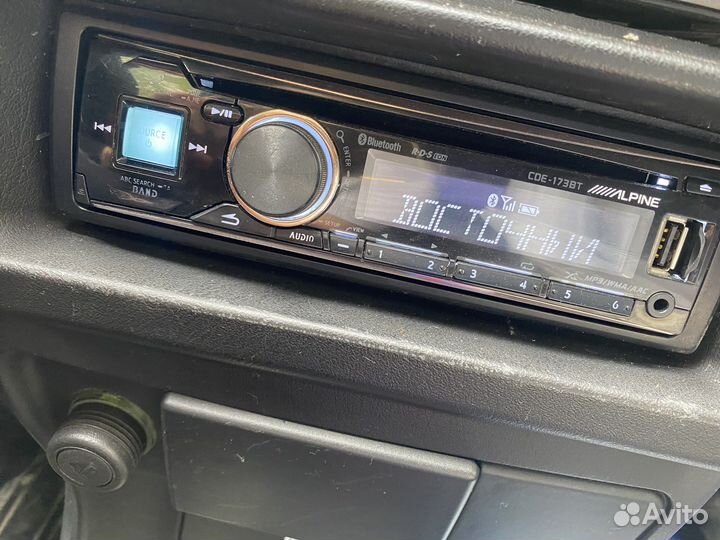 Магнитола alpine CDE173 bt