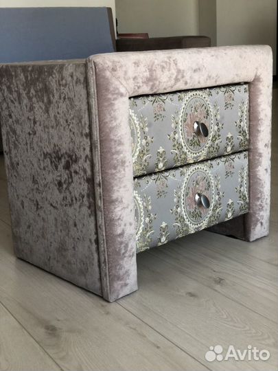 Тумба прикроватная производство Италия