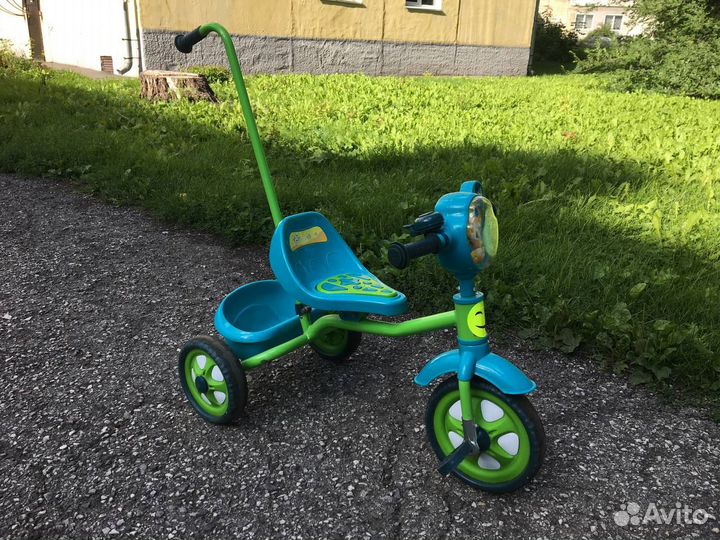 Трехколесный велосипед с ручкой
