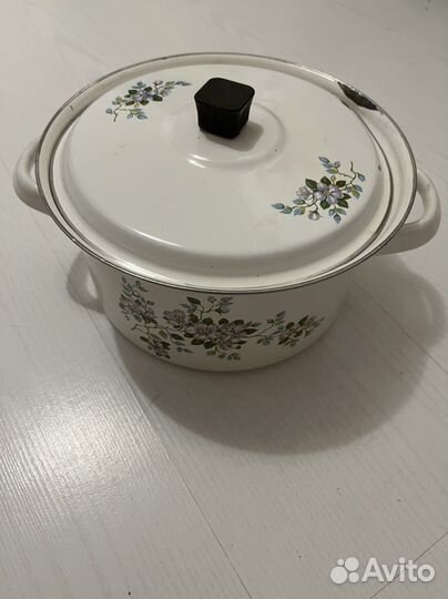 Кастрюля эмалированная