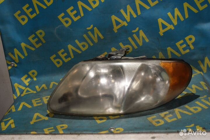 Фара передняя Chrysler Voyager 4