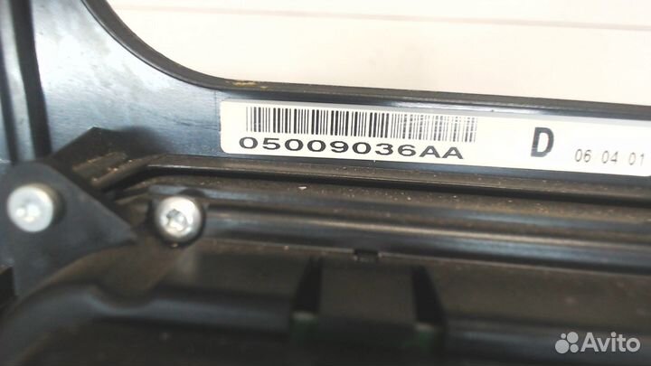 Рамка под магнитолу Chrysler Town-Country, 2001