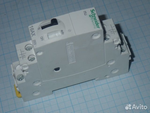 Импульсное реле iTLI Schneider Electric A9C30215