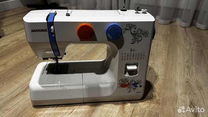 Швейная машинка janome
