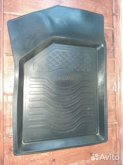 Комплект резиновых ковриков на калину универсал