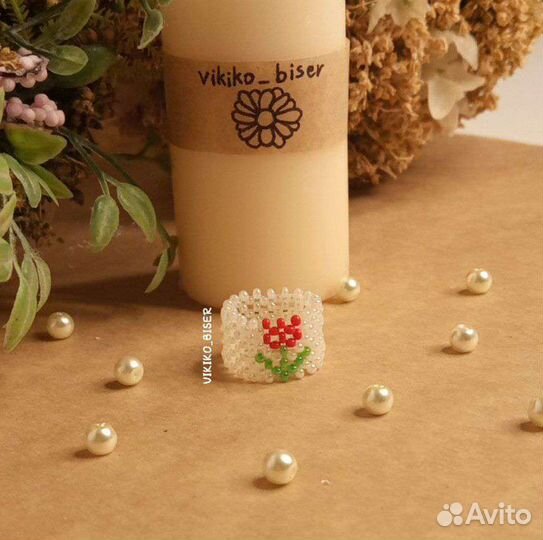 Авторское кольцо из бисера с тюльпаном