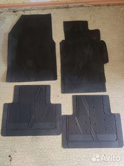 Автомобильные коврики резиновые