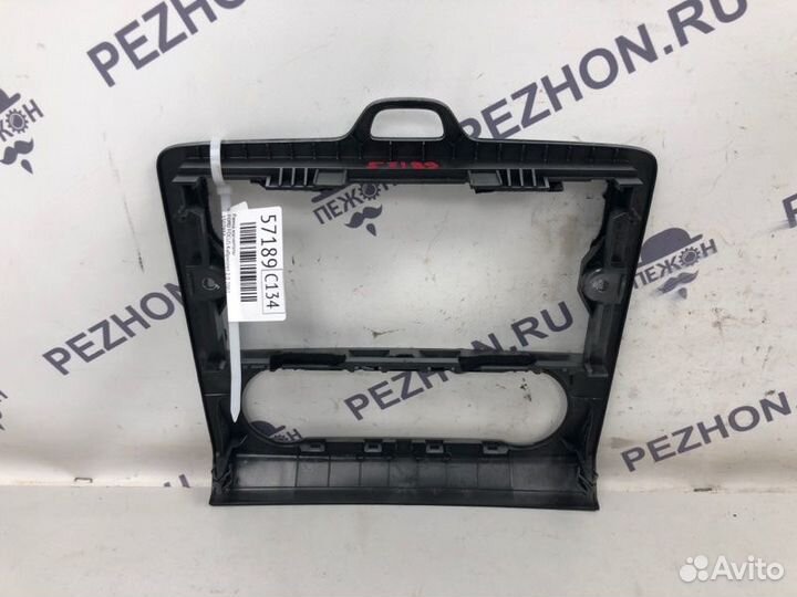 Рамка магнитолы Ford Focus кабриолет 2.0 2007