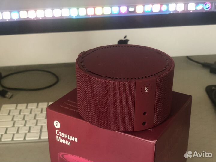 Умная колонка Яндекс Новая Станция Мини (с часами)