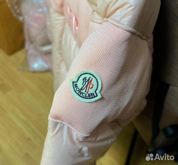 Пуховик Moncler Pink Женский