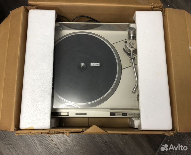 Проигрыватель виниловых дисков Pioneer PL-380