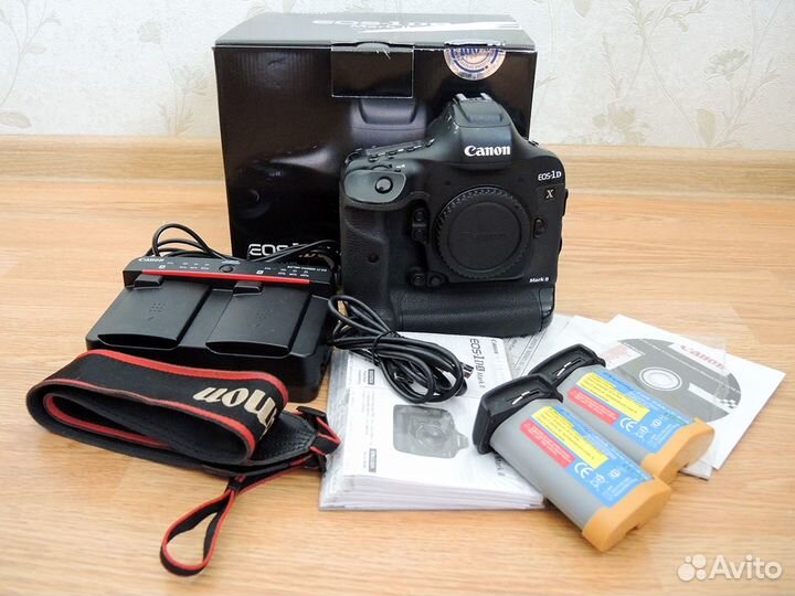 Зеркальная фотокамера Canon EOS 1D X Mark II +2акб