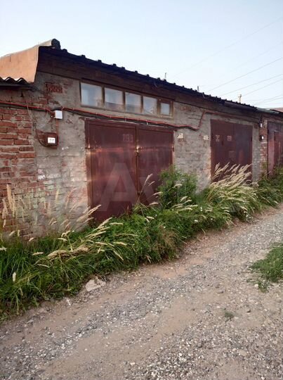 Гараж, > 30 м²