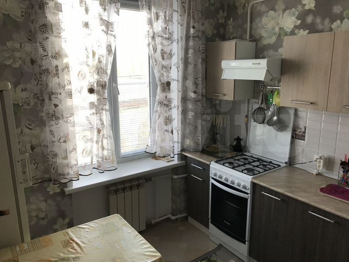 Двухкомнатная квартира камышин. Однокомнатная квартира старая. Квартиры в камышине снимать 2 комнатная. Снять квартиру в апатитах. Квартира без ремонта.