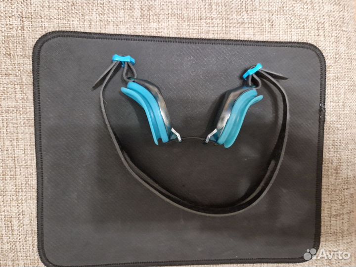 Очки для плавания в бассейне Mad Wave