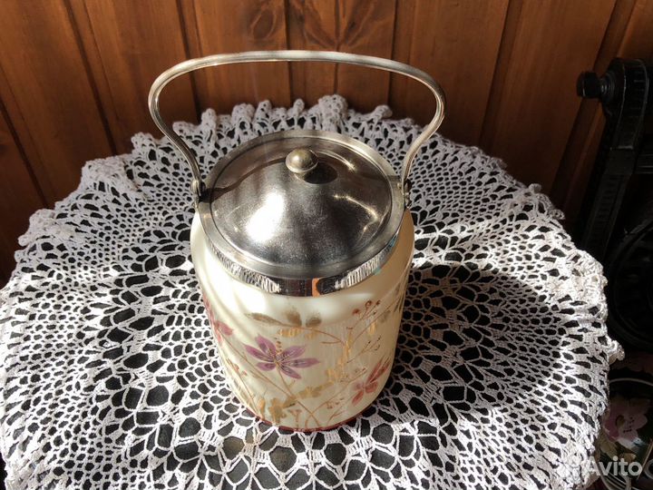 Бисквитница конфетница