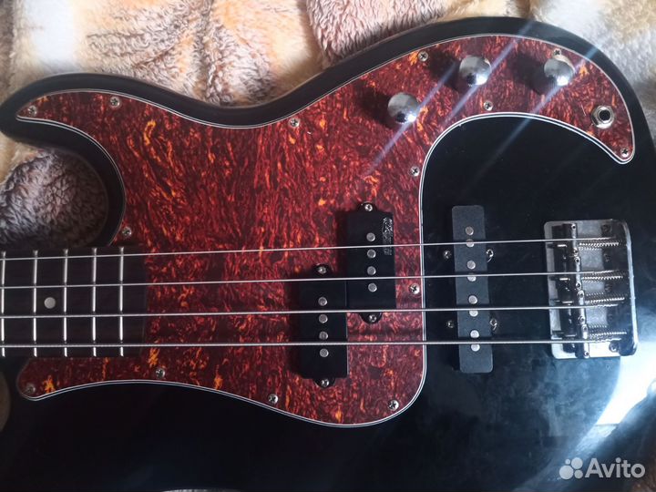 Бас гитара Ashtone Precision Bass