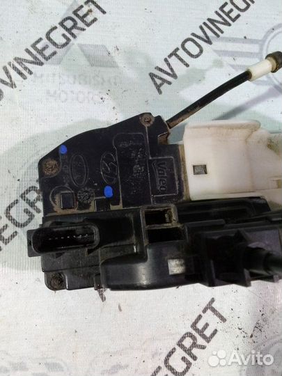 Замок двери передний правый Kia Ceed 1 ED