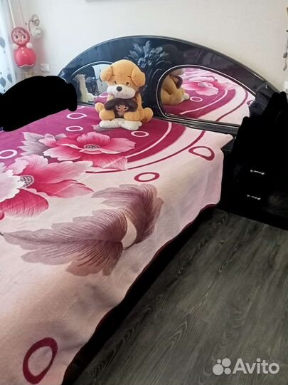 Трюмо трельяж зеркало, кровать