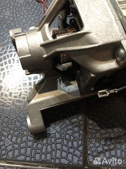 Двигататель стиральной машины Ariston