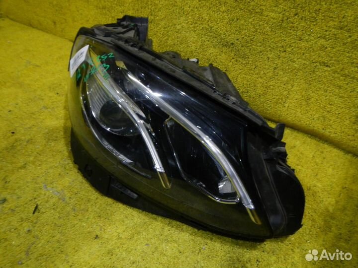 Фара правая Mercedes-Benz E-Class