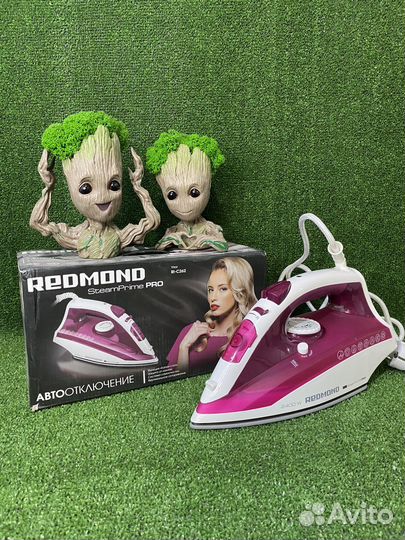 Утюг Redmond RI-C262