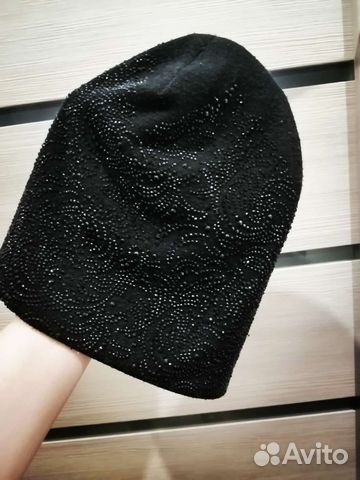 Шапка женская со стразами