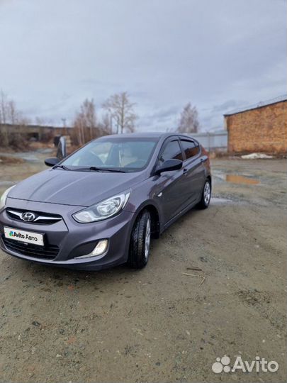 Hyundai Solaris 1.4 AT, 2012, 207 000 км