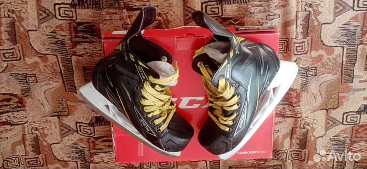 Коньки хоккейные ссм