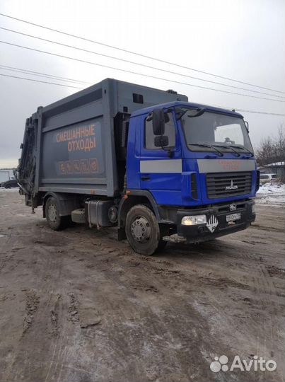 Водитель на маз мусоровоз с задней загрузкой