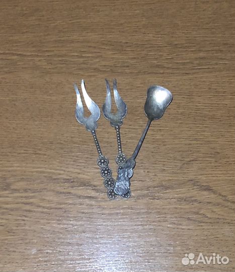 Столовые приборы