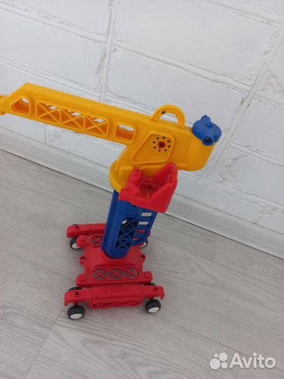 Подъемный кран игрушка