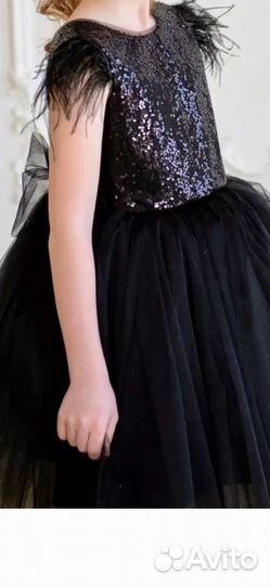 Шикарное платье 128-134 для девочки