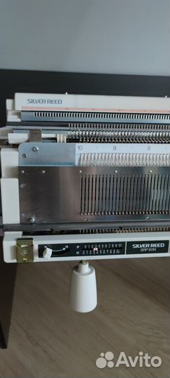Двухфонтурная вязальная машина Silver Reed SK840